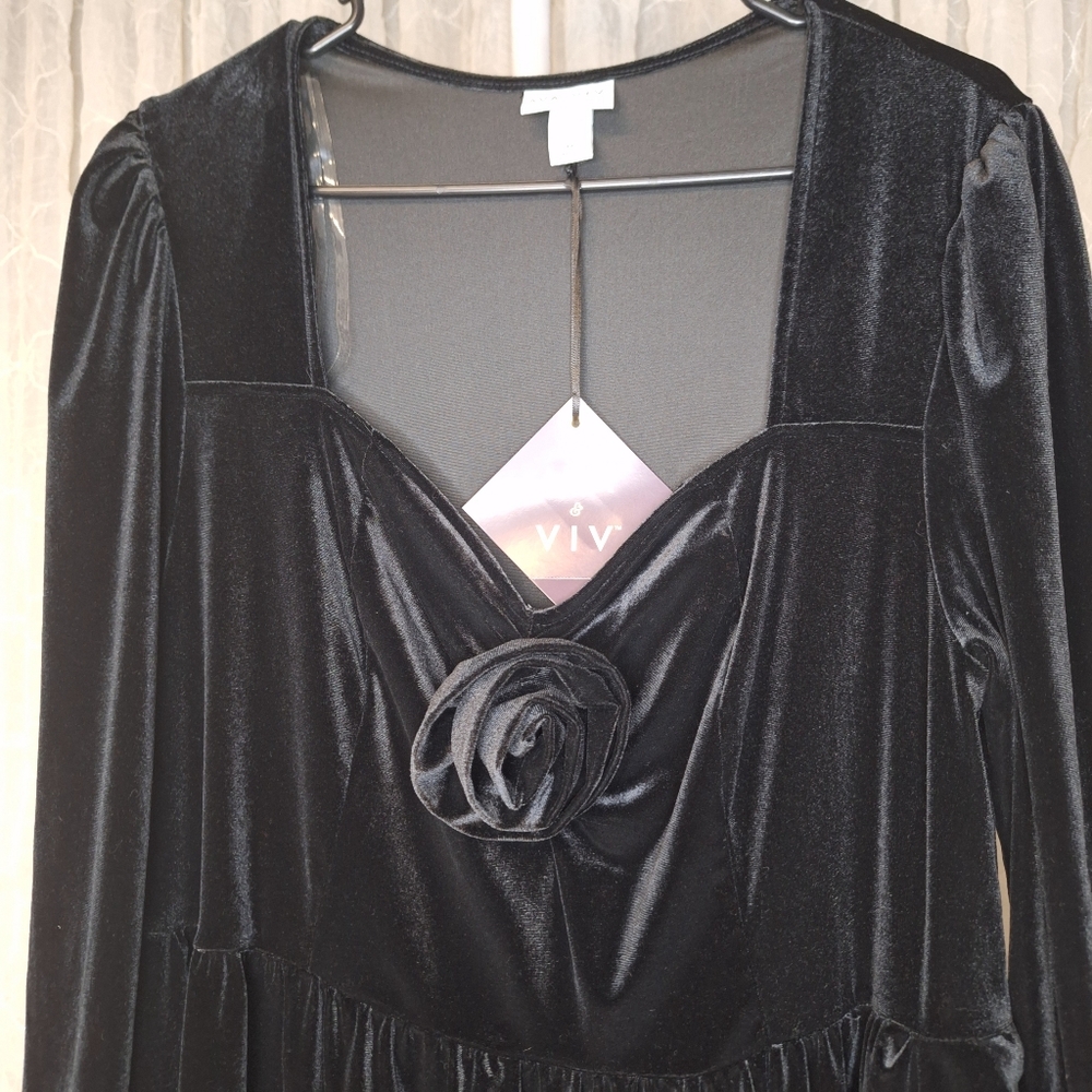 Ava & Viv Black Velvet Long Sleeve Sweetheart Neck With Pockets & Rose Dress 1X - Picture 4 of 8